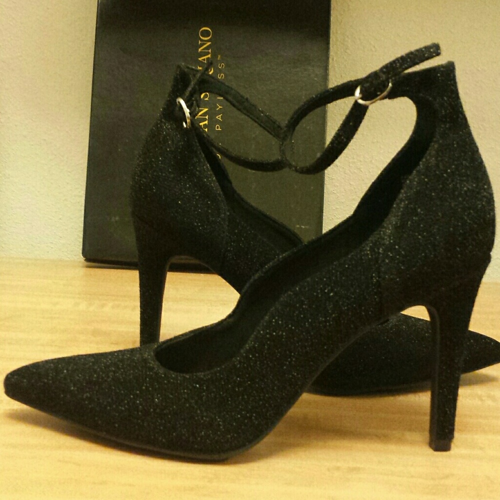 🆕️Metallic Black Heels✨ - Picture 2 of 4